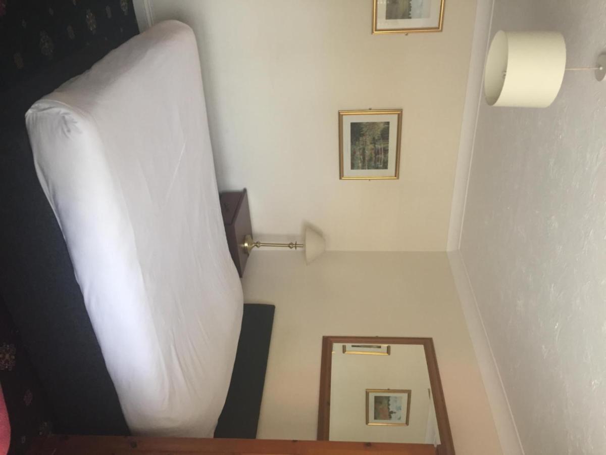 Reading Budget Apartments Luaran gambar